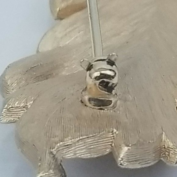 Vintage Trifari Leaf Brooch F17 - Picture 6 of 7